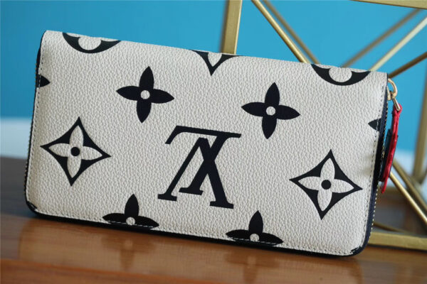 Louis Vuitton Crafty Pochette Felicie Monogram Empreinte White For Women, Women's Wallets 8.3in/21cm LV