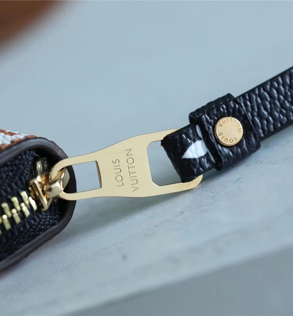 1:1 Replica Louis Vuitton Crafty Zippy Coin Purse Monogram Canvas For Women, Women's Wallets 4.3in/11cm LV M69496