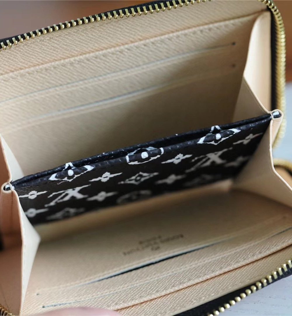 1:1 Replica Louis Vuitton Crafty Zippy Coin Purse Monogram Canvas For Women, Women's Wallets 4.3in/11cm LV M69496