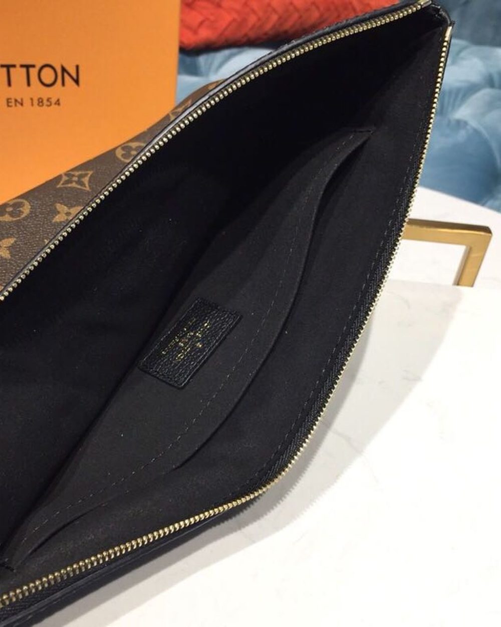 1:1 Replica Louis Vuitton Daily Pouch Monogram Canvas For Women, Women's Wallet 11.6in/29.5cm LV M62048