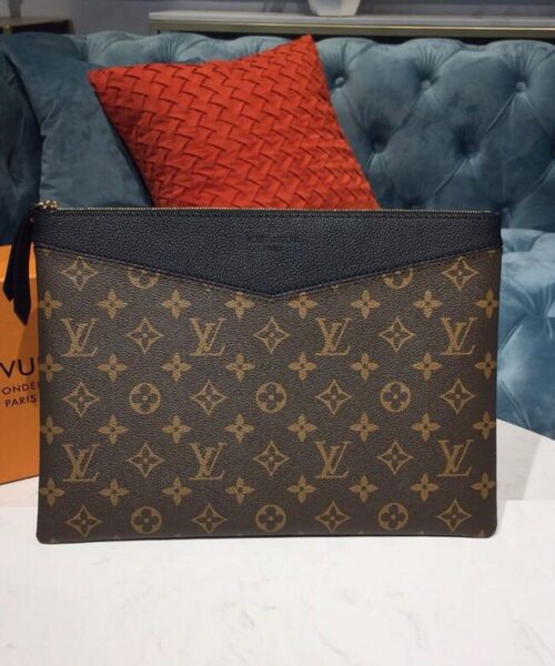 Louis Vuitton Daily Pouch Monogram Canvas For Women, Women's Wallet 11.6in/29.5cm LV M62048