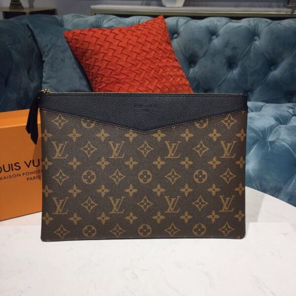 Louis Vuitton Daily Pouch Monogram Canvas For Women, Women's Wallet 11.6in/29.5cm LV M62048