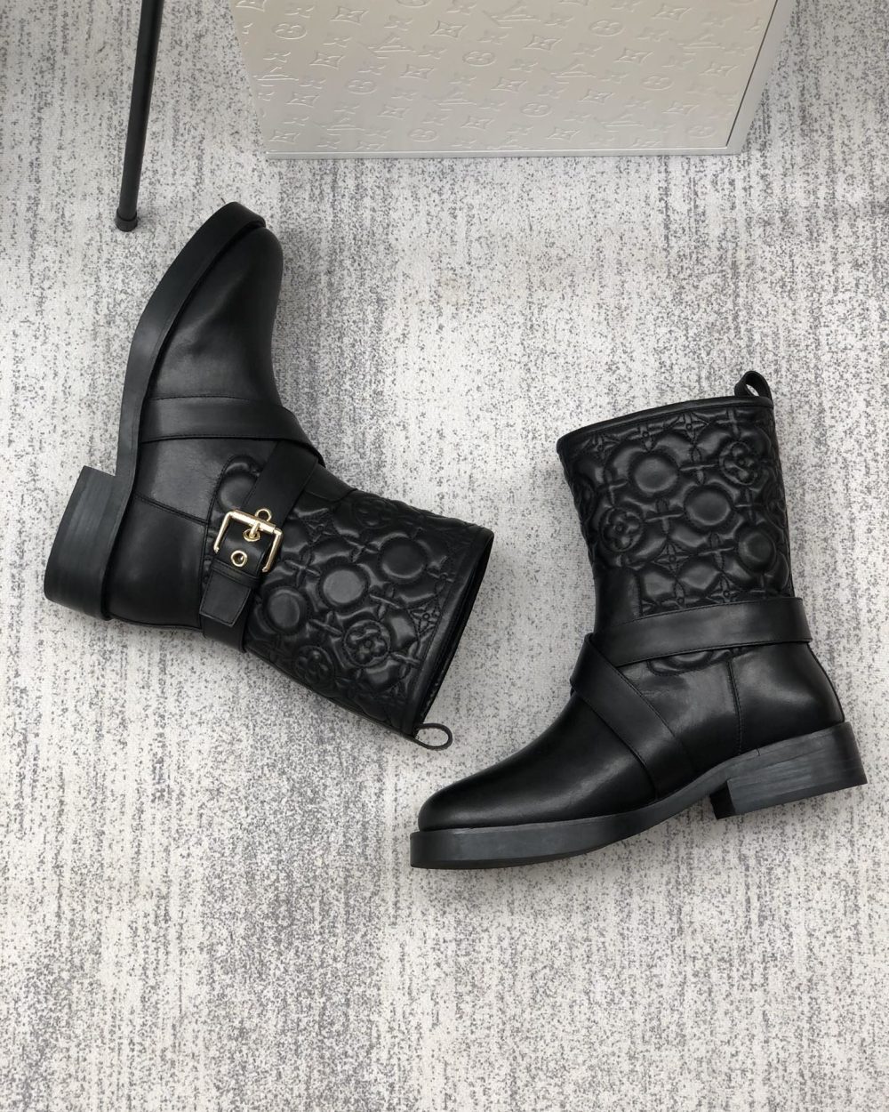 Louis Vuitton Discovery Flat Ankle Boot Black For Women LV