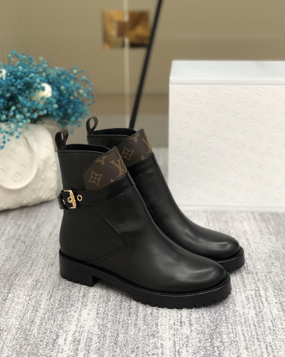 Louis Vuitton Discovery Flat Ankle Boot Black For Women LV