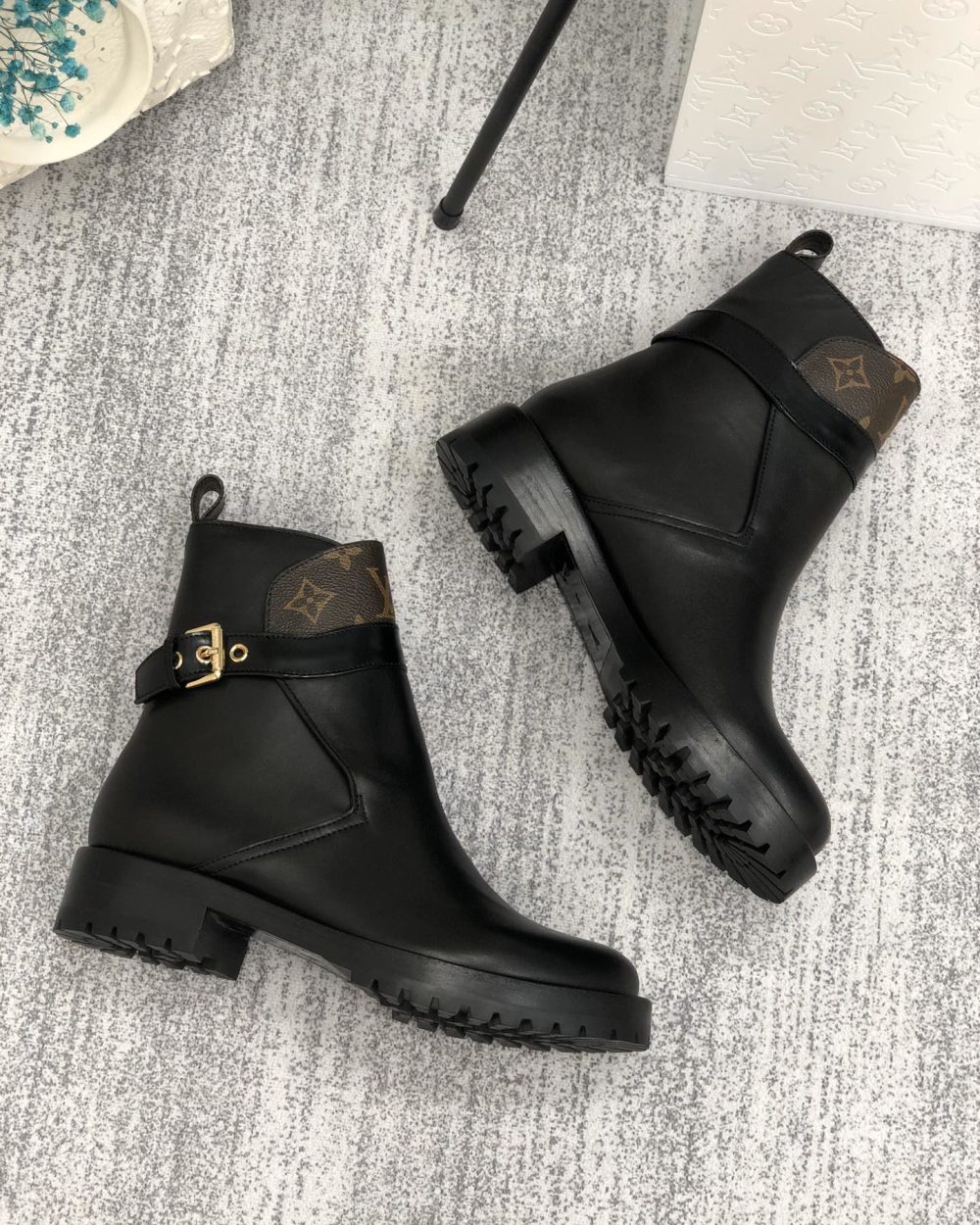 Louis Vuitton Discovery Flat Ankle Boot Black For Women LV