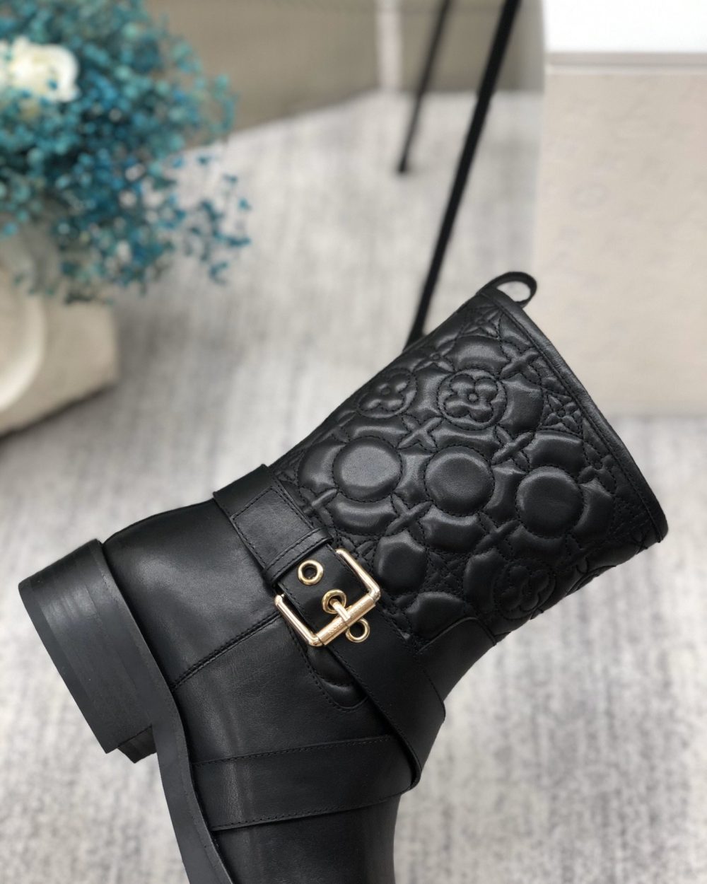 Louis Vuitton Discovery Flat Ankle Boot Black For Women LV