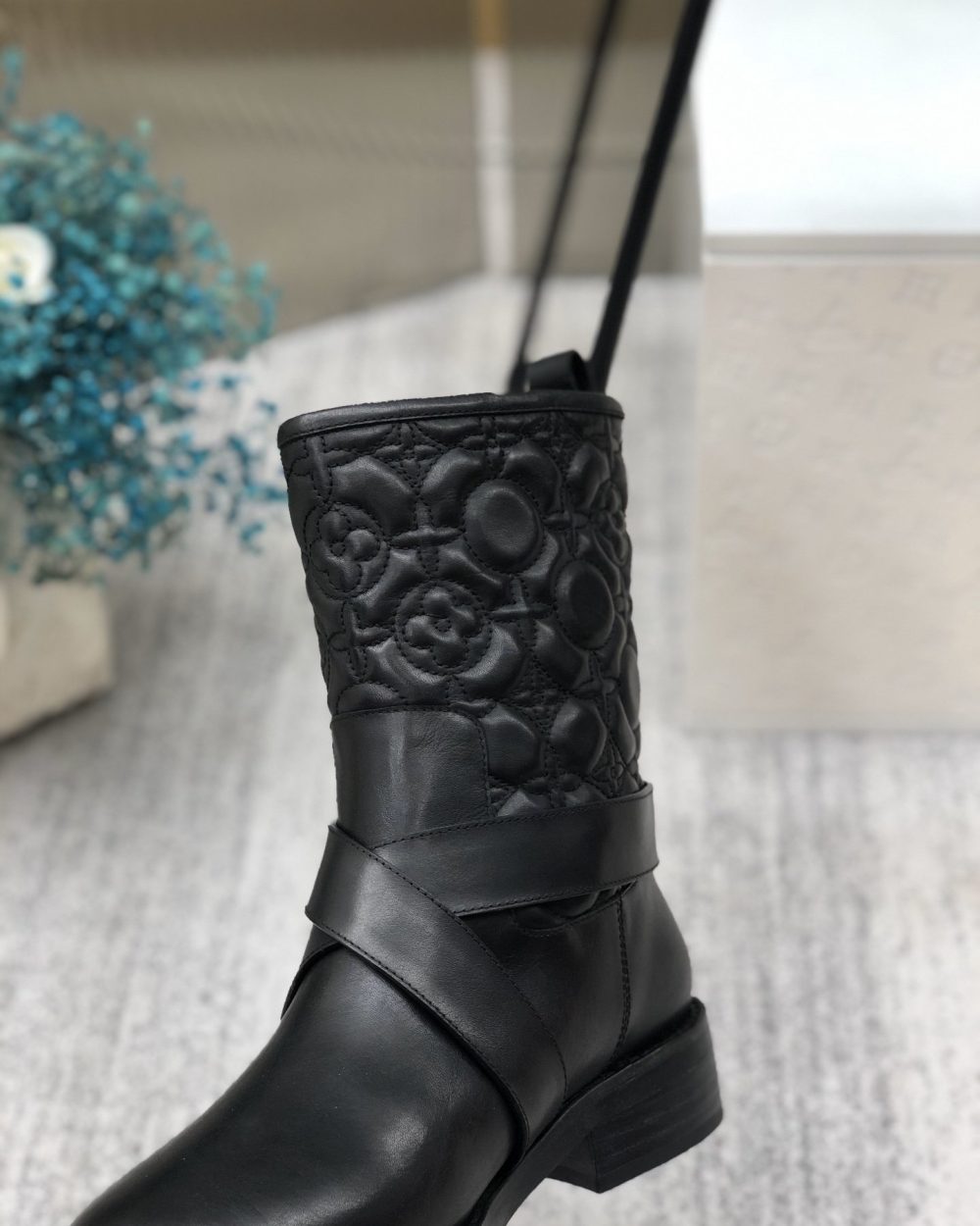 Louis Vuitton Discovery Flat Ankle Boot Black For Women LV