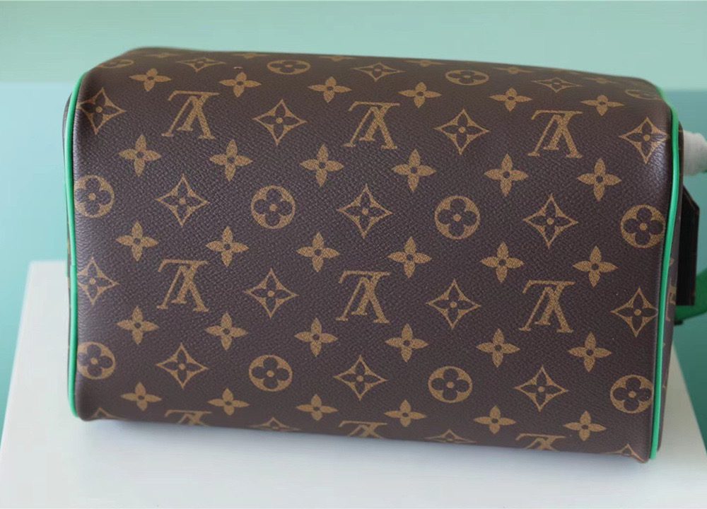 1:1 Replica Louis Vuitton Dopp Kit Poche Toilette Monogram Canvas By Virgil Abloh's Minty /Green For Women, Women's Wallets 11in/28cm LV M46253