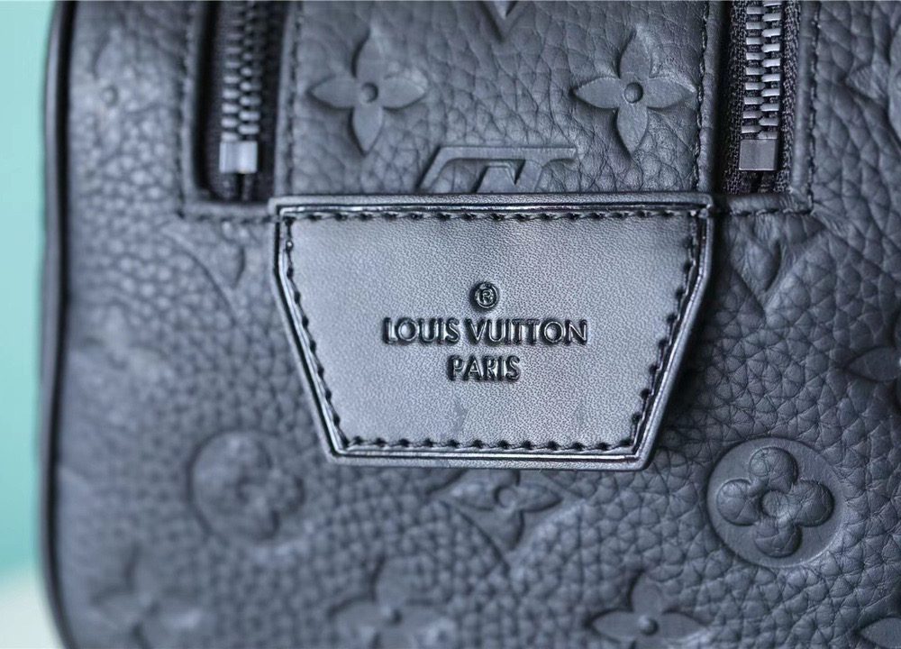 1:1 Replica Louis Vuitton Dopp Kit Toilet Pouch Monogram Empreinte Black For Women, Women's Wallets 11in/28cm LV
