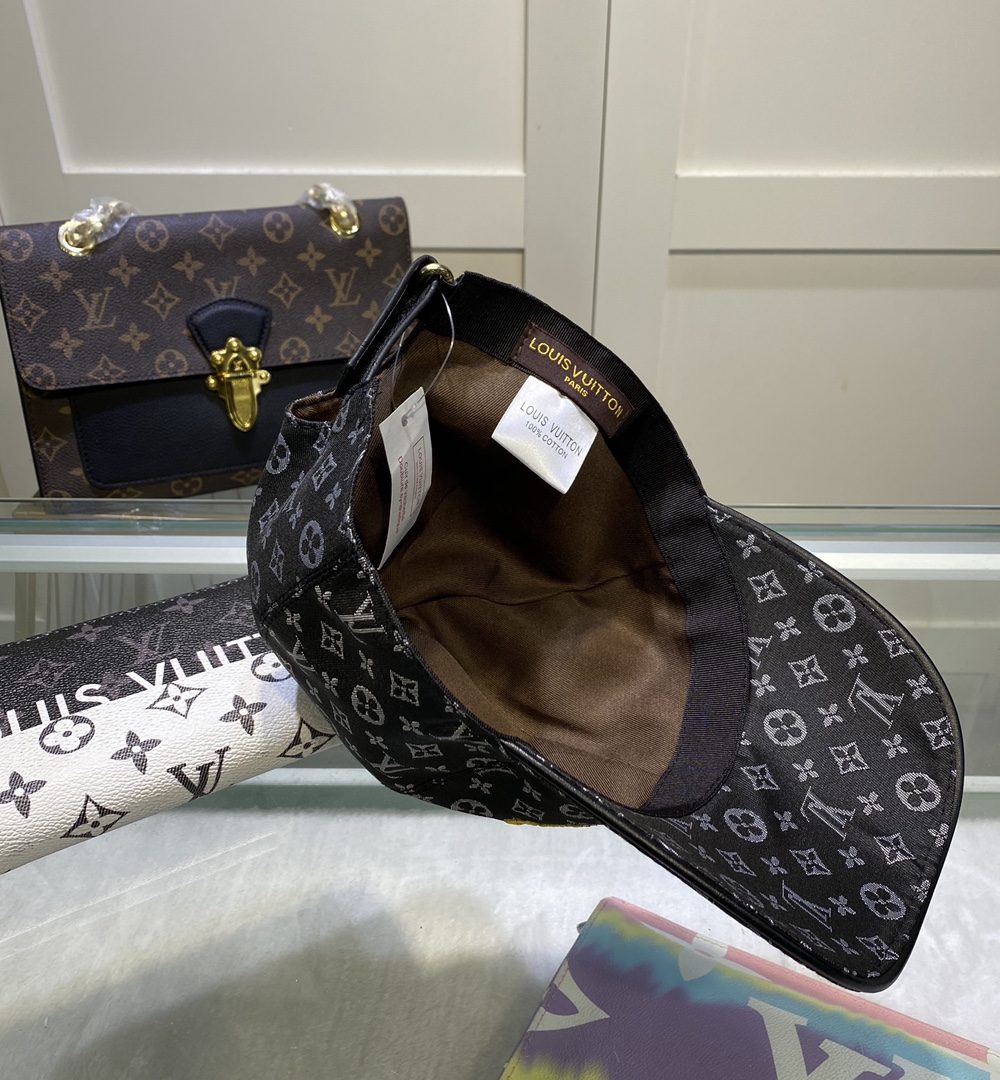 Louis Vuitton Embroidered Logo Baseball Cap Black LV Cap
