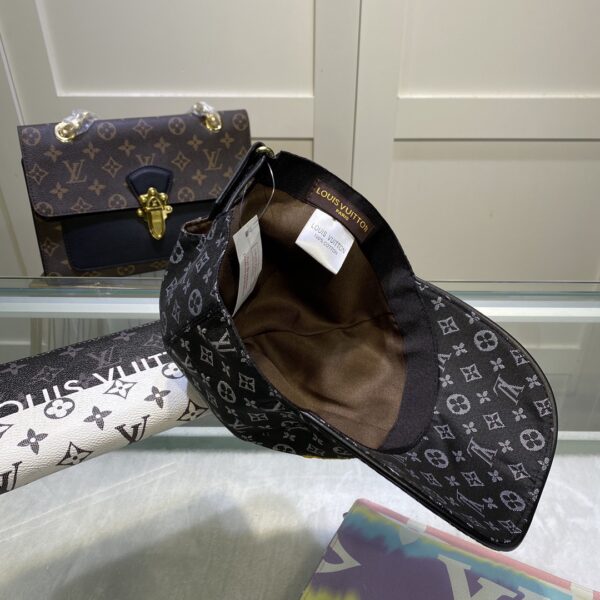 Louis Vuitton Embroidered Logo Baseball Cap Black LV Cap