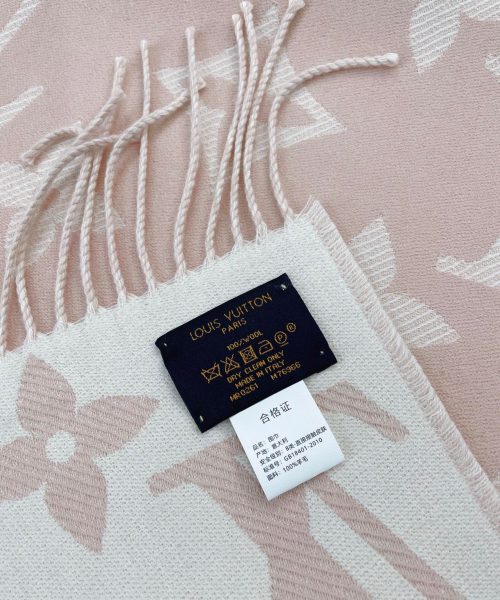 Louis Vuitton Essential Monogram Beige/Rose Scarf 180cm/71in M77854