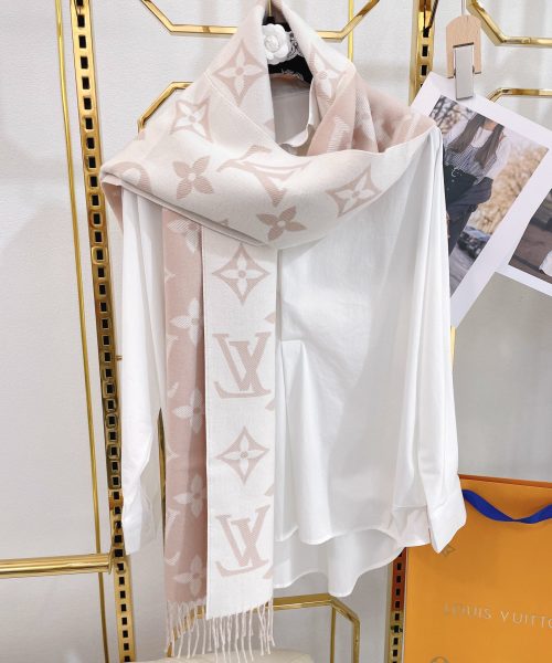 Louis Vuitton Essential Monogram Beige/Rose Scarf 180cm/71in M77854