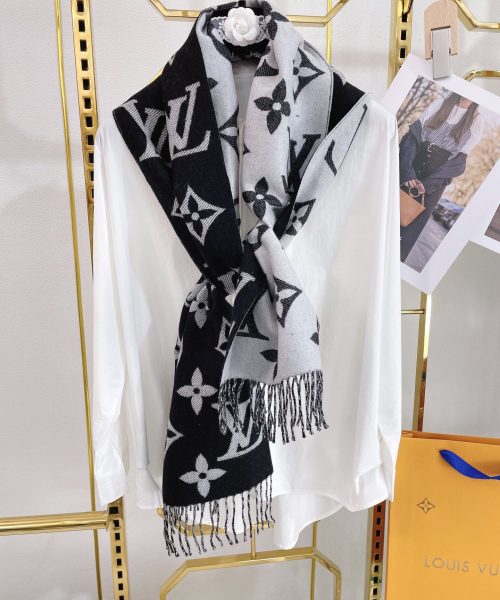 LV Essential Monogram Black/White Scarf