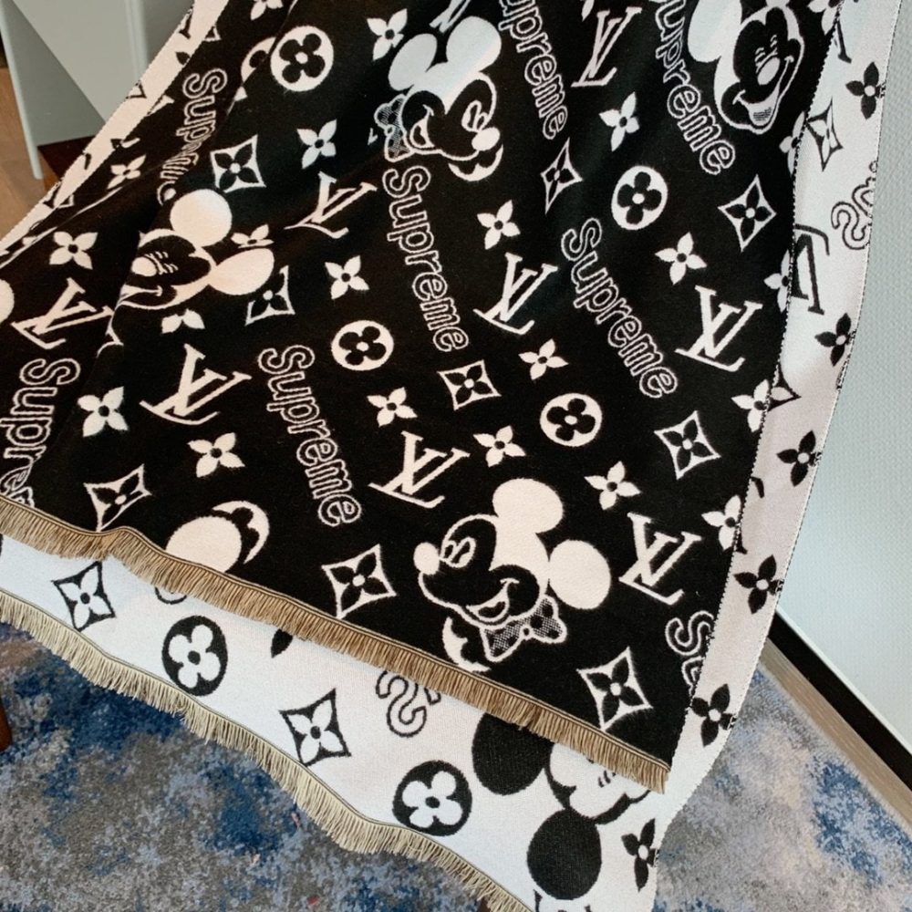 Louis Vuitton Game On Scarf Black 71in/180cm - Image 3