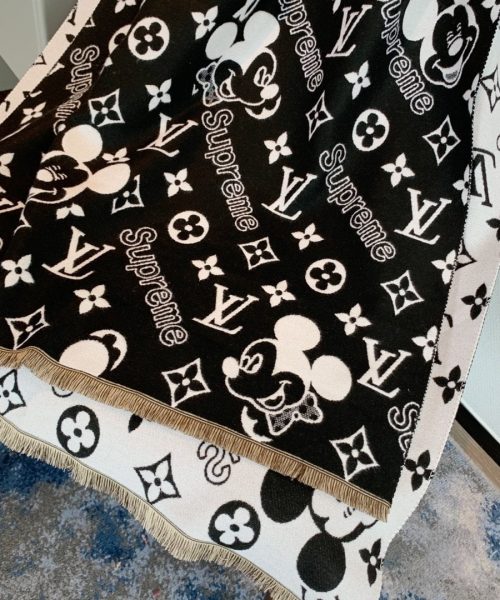 Louis Vuitton Game On Scarf Black 71in/180cm