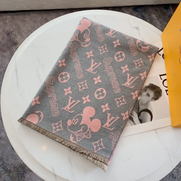 Louis Vuitton Game On Scarf Pink 71in/180cm 