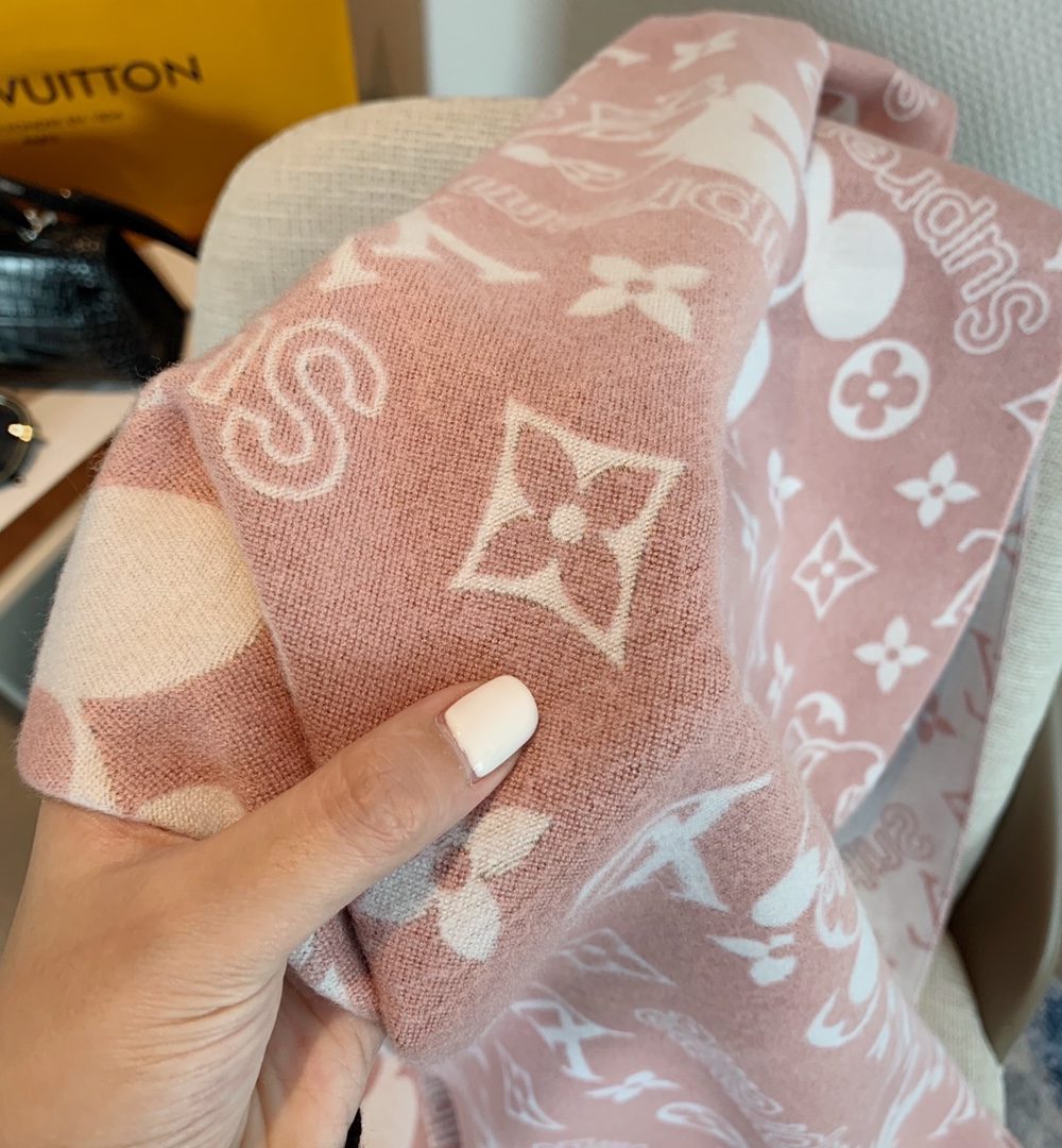 Louis Vuitton Game On Scarf Pink 71in/180cm