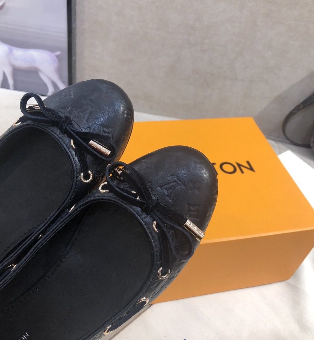 Louis Vuitton Gloria Flat Loafer Black For Women LV