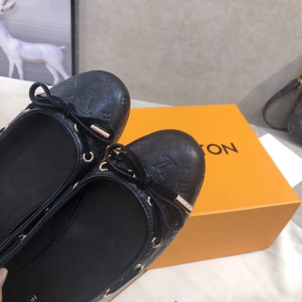 Louis Vuitton Gloria Flat Loafer Black For Women LV