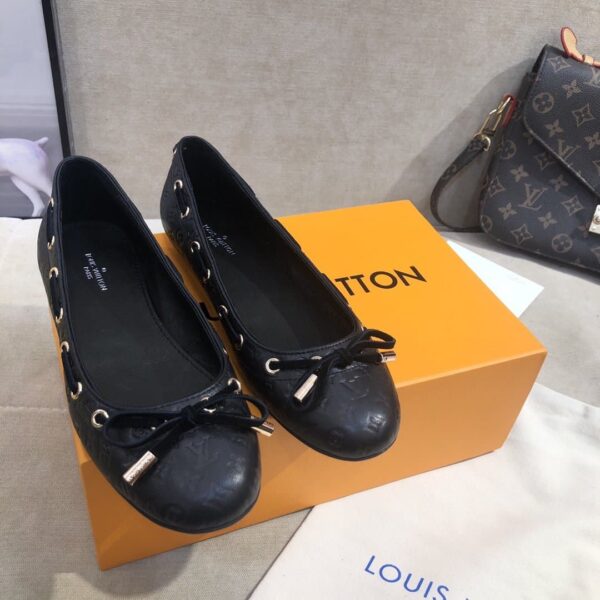 Louis Vuitton Gloria Flat Loafer Black For Women LV