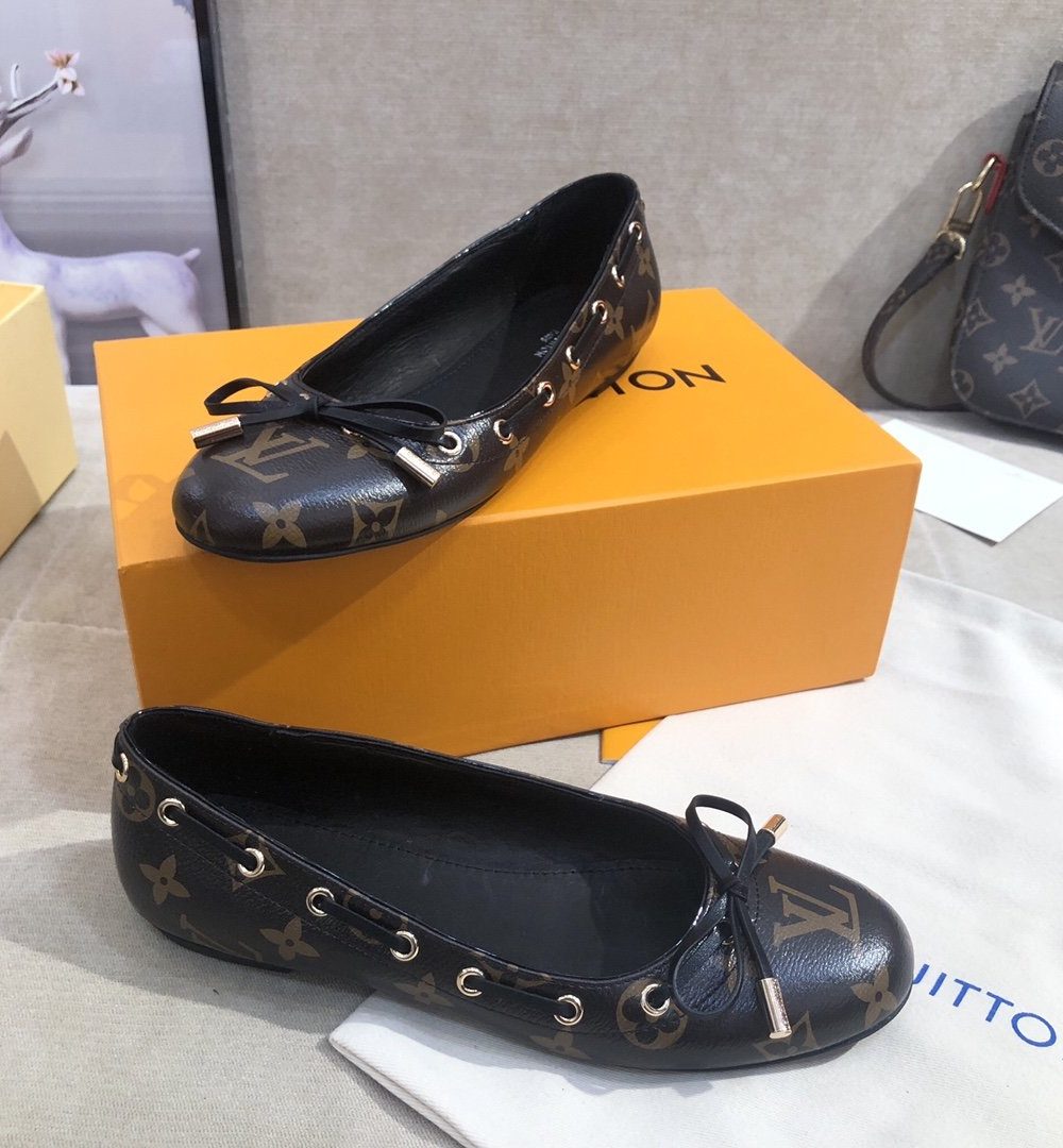 Louis Vuitton Gloria Flat Loafer Patent Monogram Material Brown For Women LV