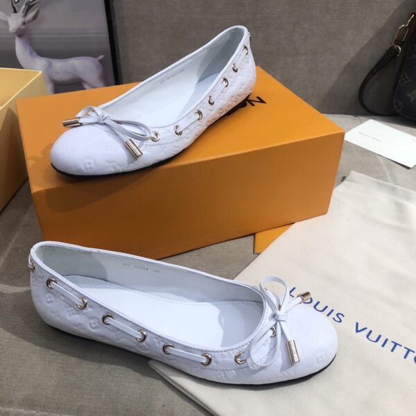 Louis Vuitton Gloria Flat Loafer White For Women LV
