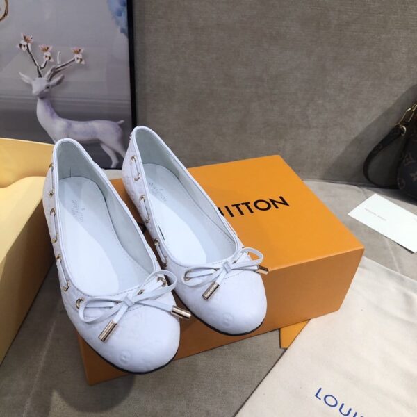 Louis Vuitton Gloria Flat Loafer White For Women LV