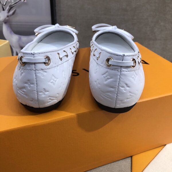 Louis Vuitton Gloria Flat Loafer White For Women LV