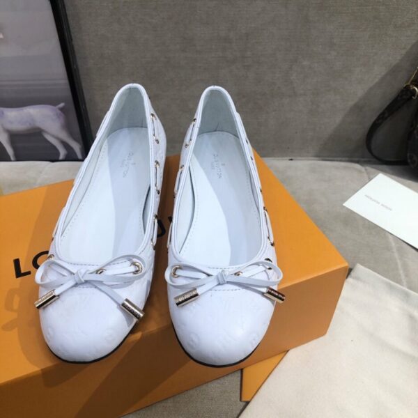 Louis Vuitton Gloria Flat Loafer White For Women LV