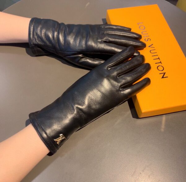 Louis Vuitton Gloves In Black