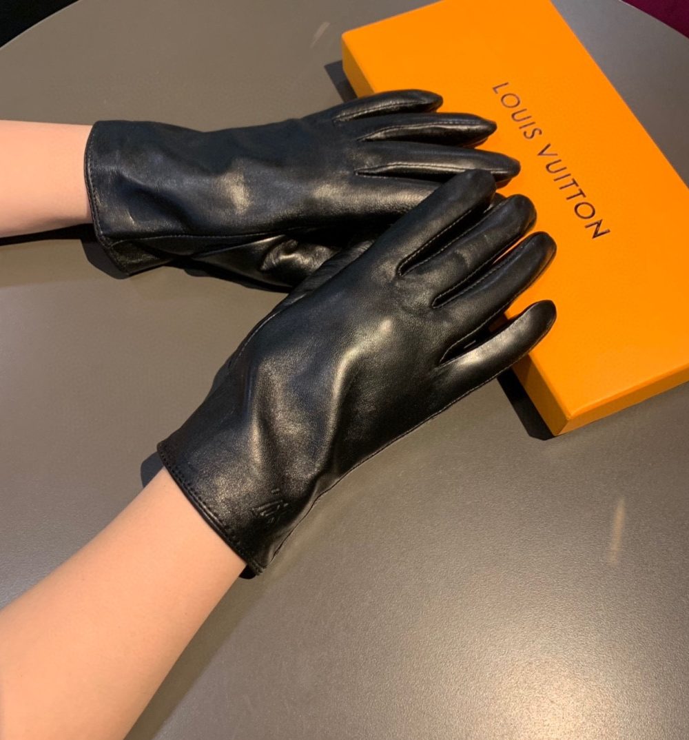 Louis Vuitton Gloves In Black
