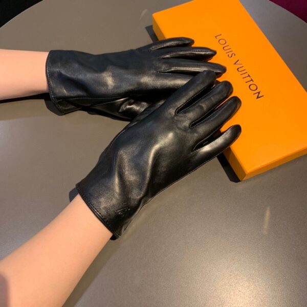 Louis Vuitton Gloves In Black