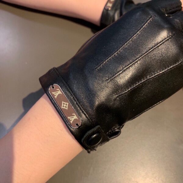 Louis Vuitton Gloves In Black