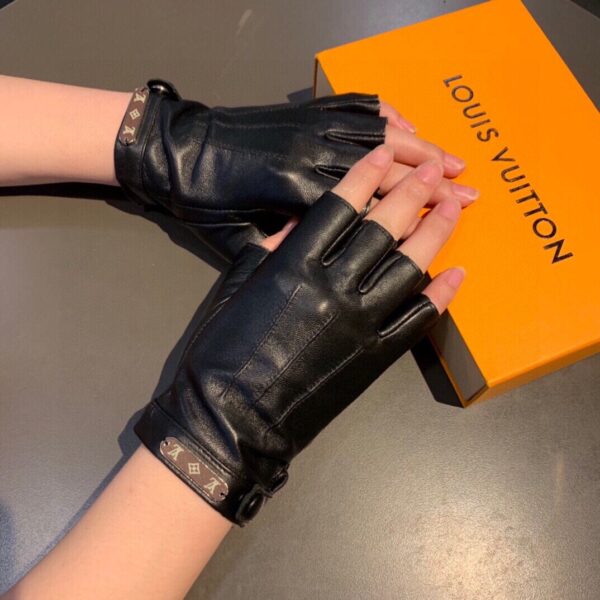 Louis Vuitton Gloves In Black