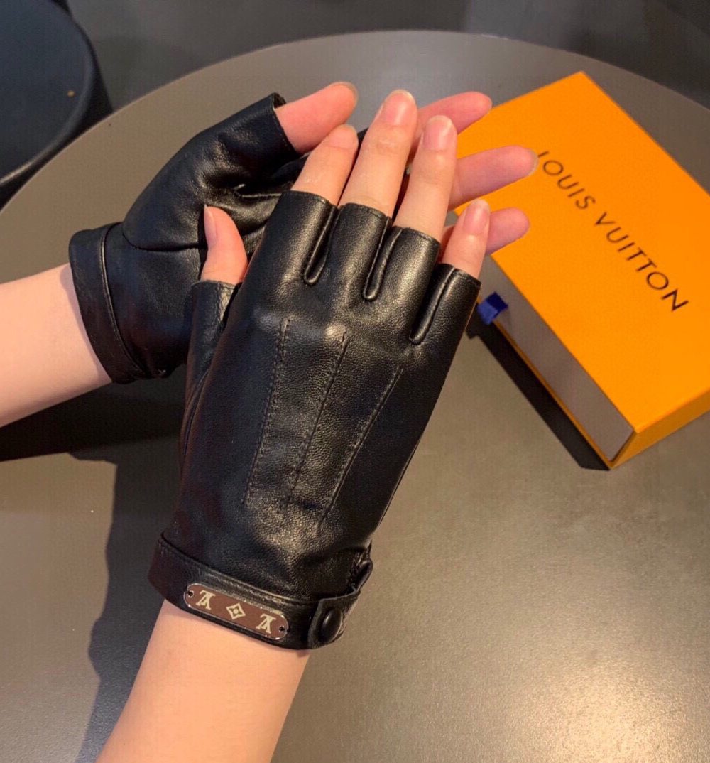 Louis Vuitton Gloves In Black