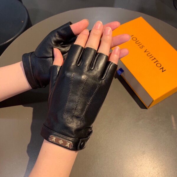 Louis Vuitton Gloves In Black