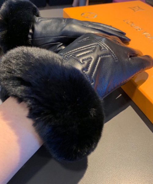 Louis Vuitton Gloves In Black