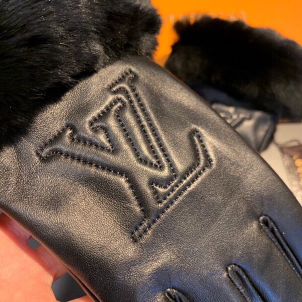 Louis Vuitton Gloves In Black
