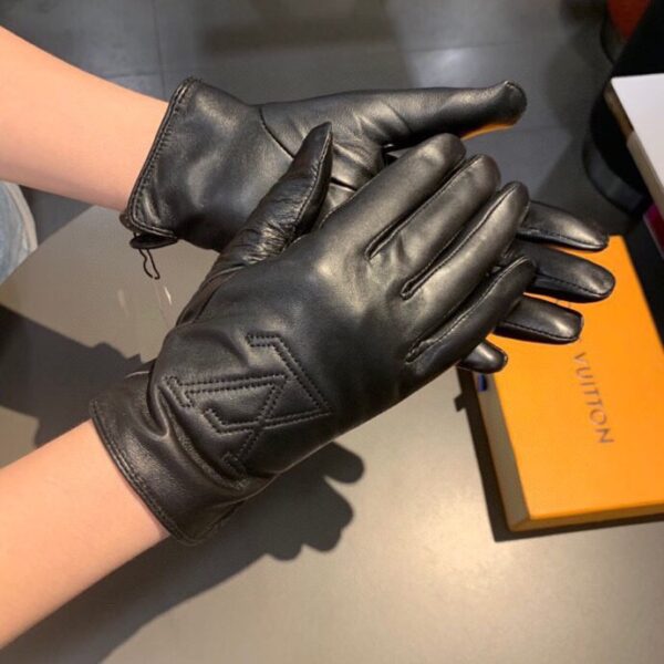 Louis Vuitton Gloves In Black