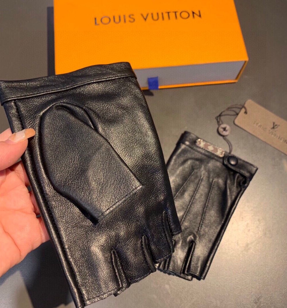Louis Vuitton Gloves In Black