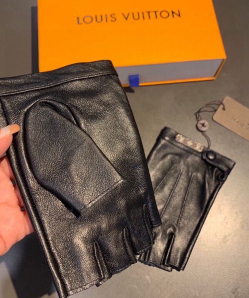 Louis Vuitton Gloves In Black