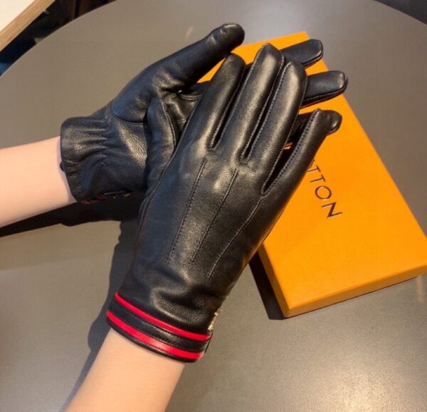 Louis Vuitton Gloves In Black