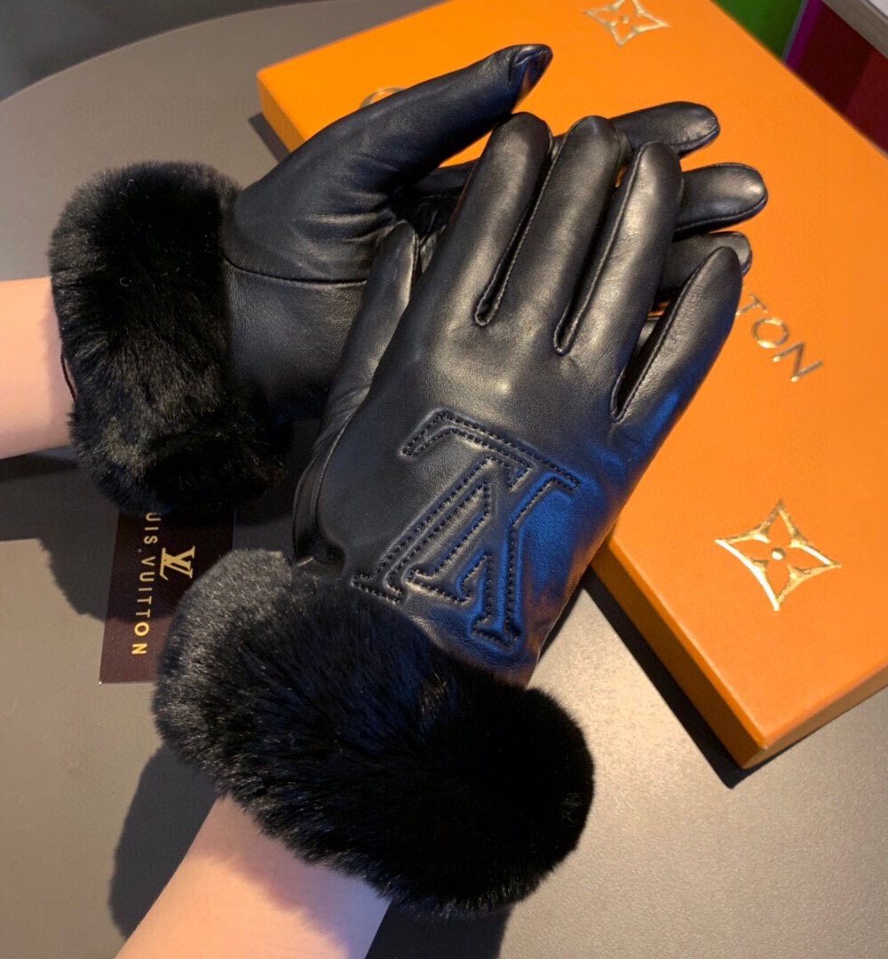 Louis Vuitton Gloves In Black