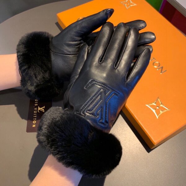 Louis Vuitton Gloves In Black
