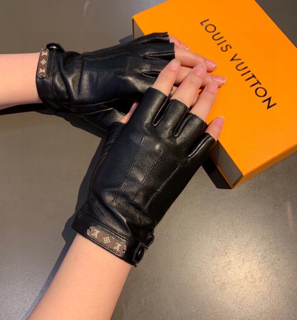 Louis Vuitton Gloves In Black