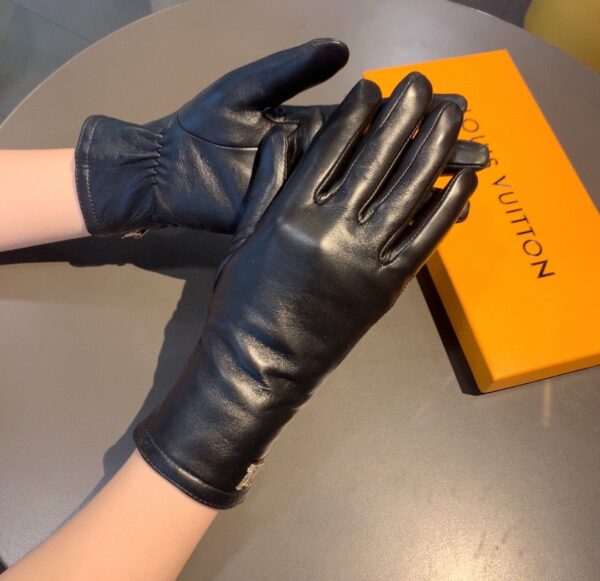 Louis Vuitton Gloves In Black