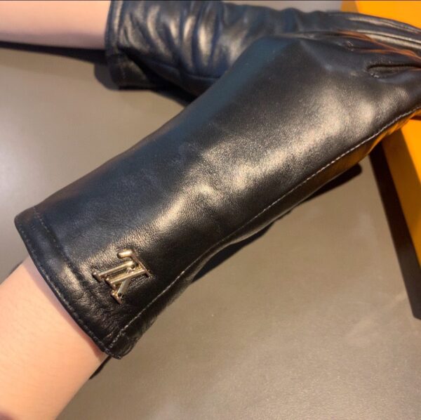 Louis Vuitton Gloves In Black