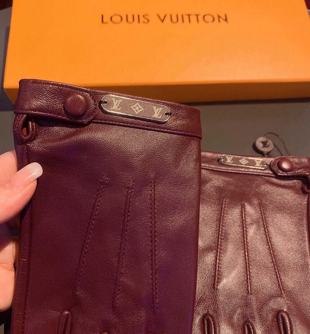 Louis Vuitton Gloves In Burgundy