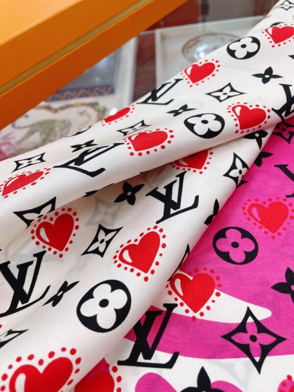 Louis Vuitton I LV U Pink Square Scarf 90cm/35in M77354 